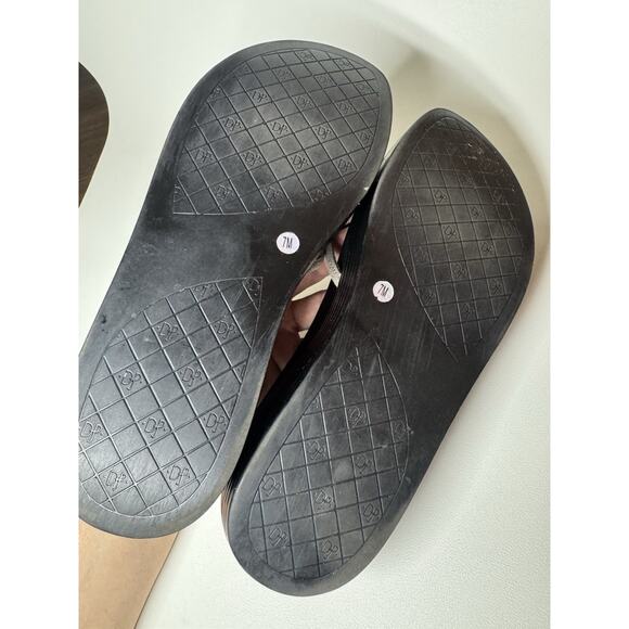 Donald Pliner Sandals Womens 7 Silver Metallic Platform Slide Thong Minimalist - Picture 12 of 13